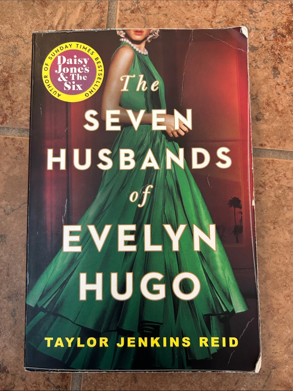 The Seven Husbands of Evelyn Hugo by Taylor Jenkins Reid - Green Cover Paperback